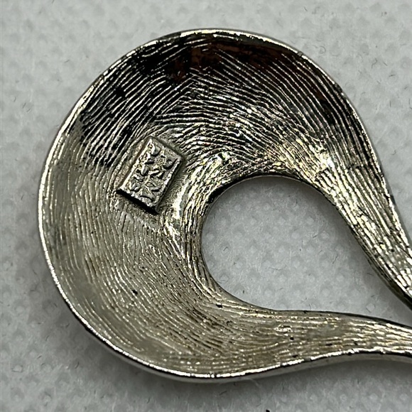 P and M Paris- Vintage Costume Jewelry Pendant - Picture 4 of 10